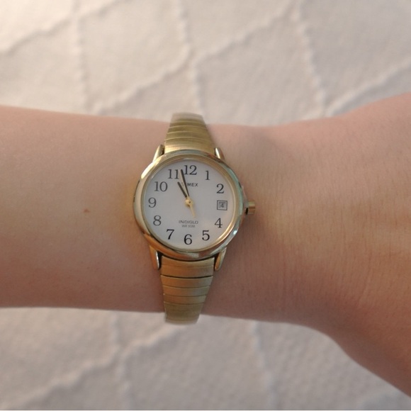 Vintage Gold Timex Bracelet Watch‎ - Picture 5 of 8